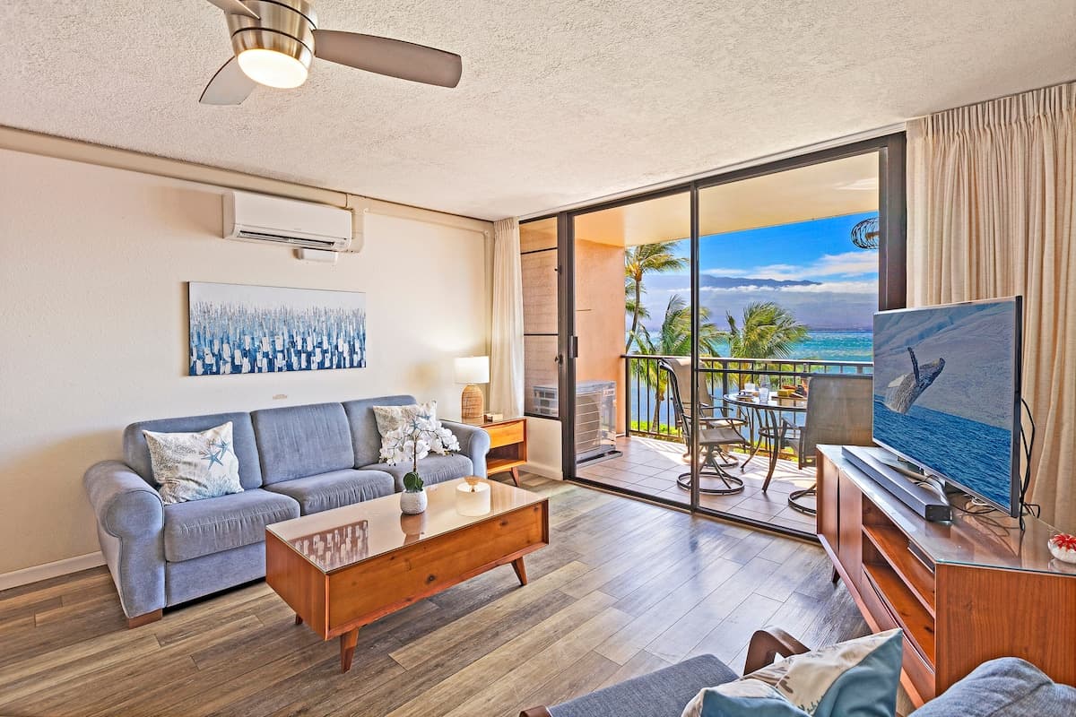 Breathtaking, FRONT ROW seat to the azure Pacific - Photo 2