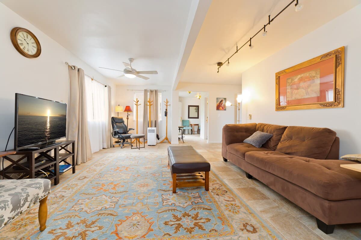 Home in Kailua-Kona · ★4.79 · 6 bedrooms · 9 beds · 3 private baths - Photo 3