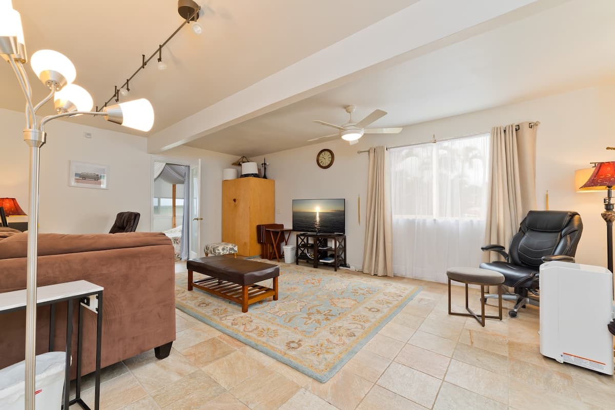 Home in Kailua-Kona · ★4.79 · 6 bedrooms · 9 beds · 3 private baths - Photo 1