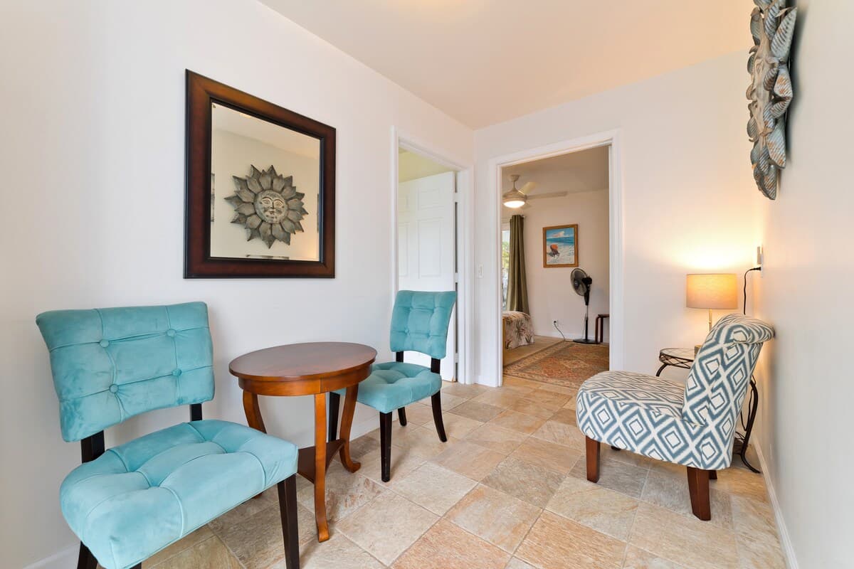 Home in Kailua-Kona · ★4.79 · 6 bedrooms · 9 beds · 3 private baths - Photo 4
