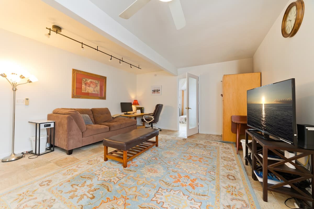 Home in Kailua-Kona · ★4.79 · 6 bedrooms · 9 beds · 3 private baths - Photo 2