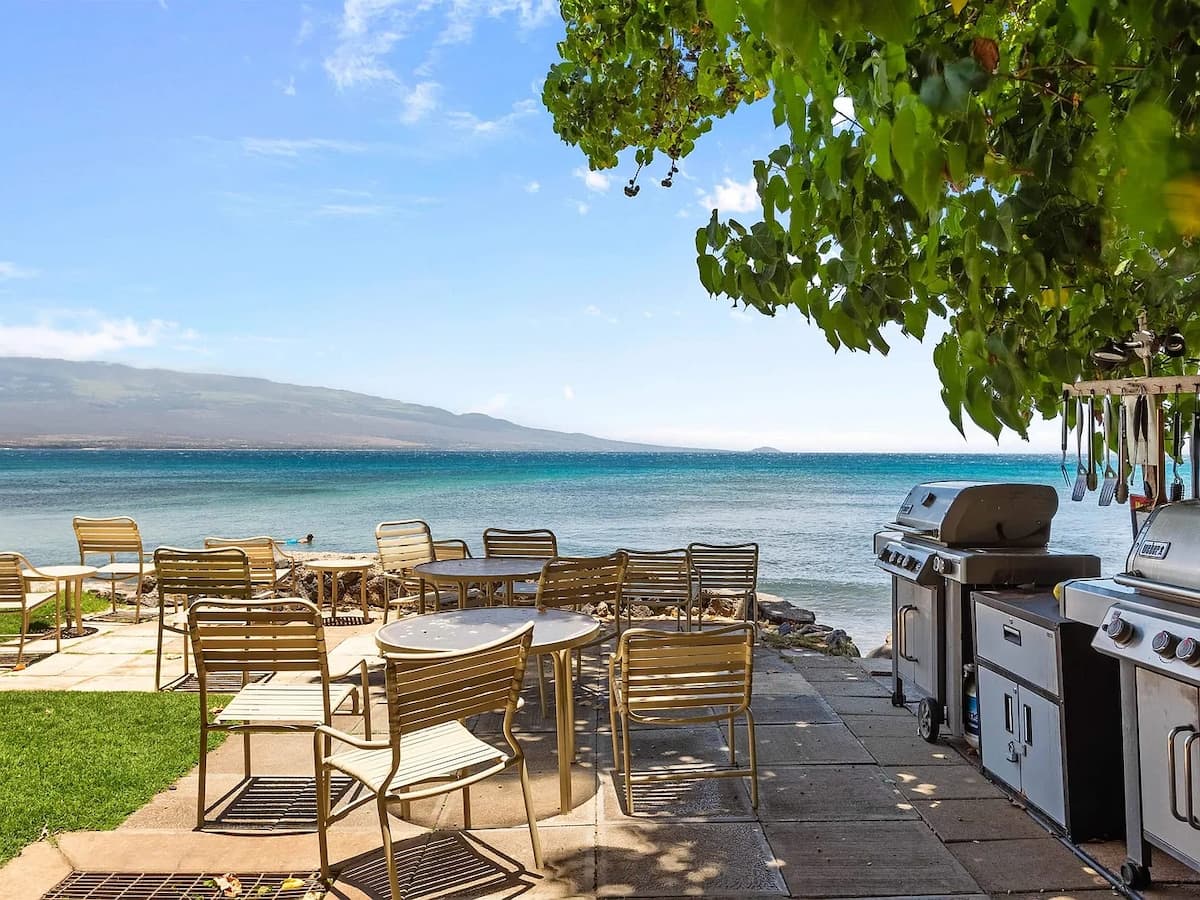 Condo in Wailuku · ★4.8 · 1 bedroom · 2 beds · 1 private bath - Photo 1