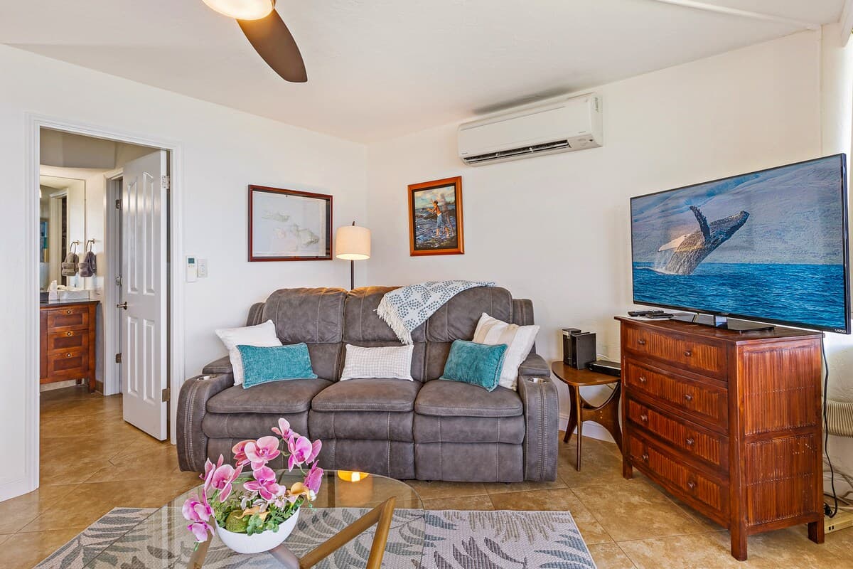 Condo in Wailuku · ★4.83 · 2 bedrooms · 2 beds · 2 baths - Photo 3