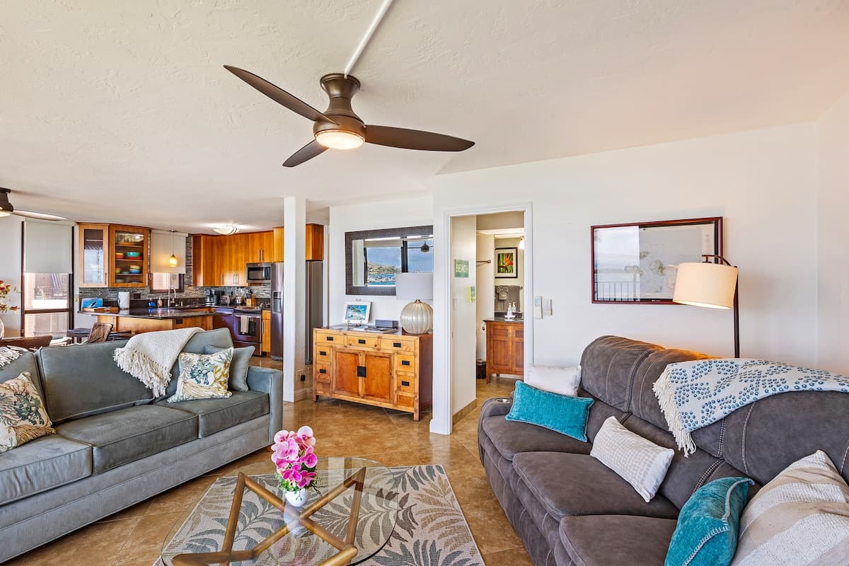 Condo in Wailuku · ★4.83 · 2 bedrooms · 2 beds · 2 baths - Photo 5
