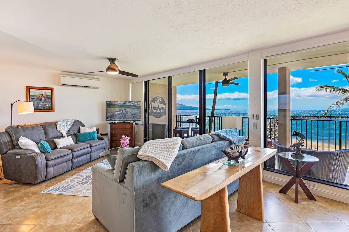 Condo in Wailuku · ★4.83 · 2 bedrooms · 2 beds · 2 baths - Photo 4