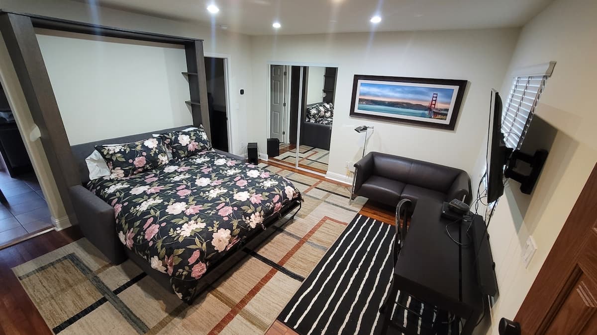 Impeccable downtown Palo Alto pied a terre - Photo 1