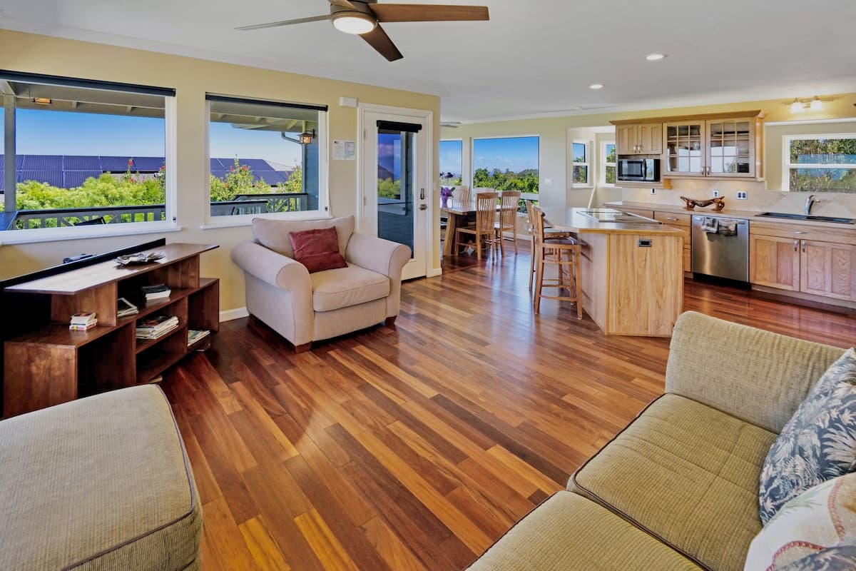 Home in Makawao · ★4.89 · 3 bedrooms · 3 beds · 2 private baths - Photo 2