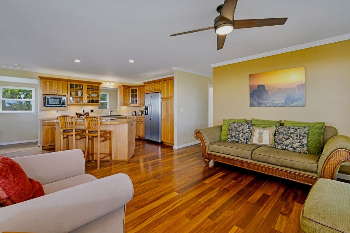 Home in Makawao · ★4.89 · 3 bedrooms · 3 beds · 2 private baths - Photo 4
