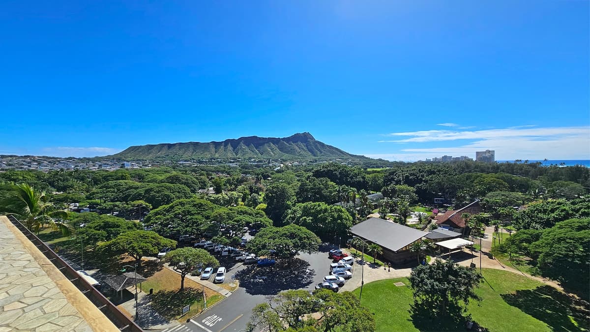 Condo in Honolulu · ★4.56 · Studio · 1 bed · 1 private bath - Photo 4