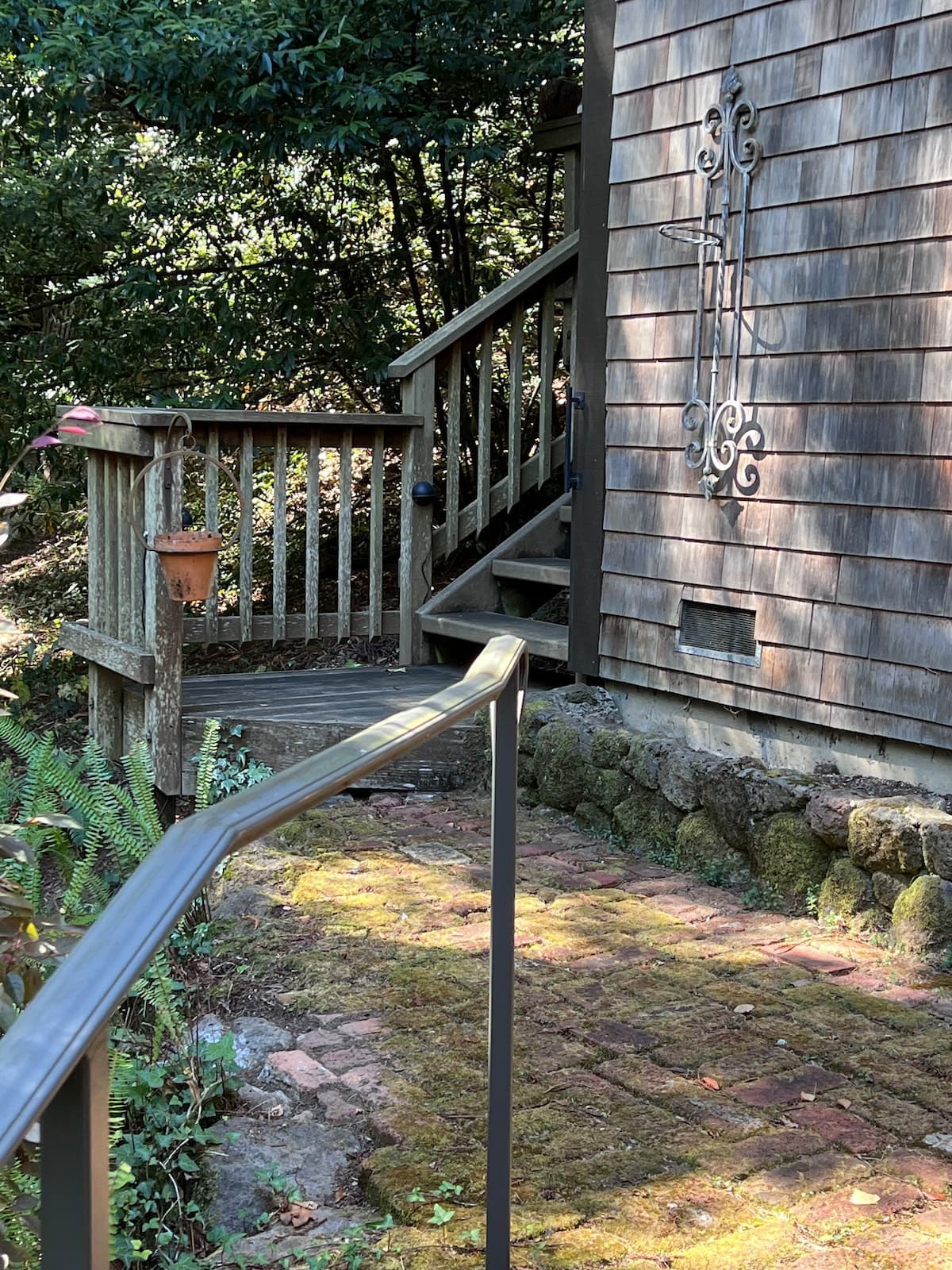 Walk to MV/Muir/Tam- room w/bath/deck/sep-entrance - Photo 2