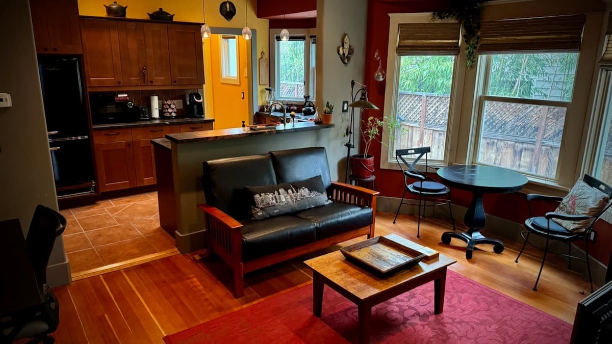 Charming Craftsman Flat, Steps to Downtown - Photo 1