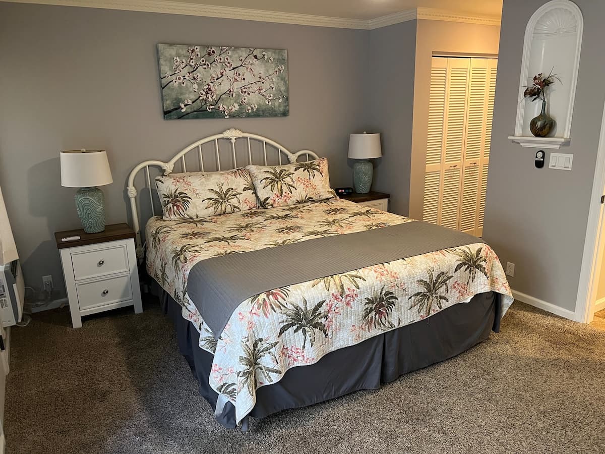 Condo in Kihei · ★4.98 · 1 bedroom · 1 bed · 2 baths - Photo 4