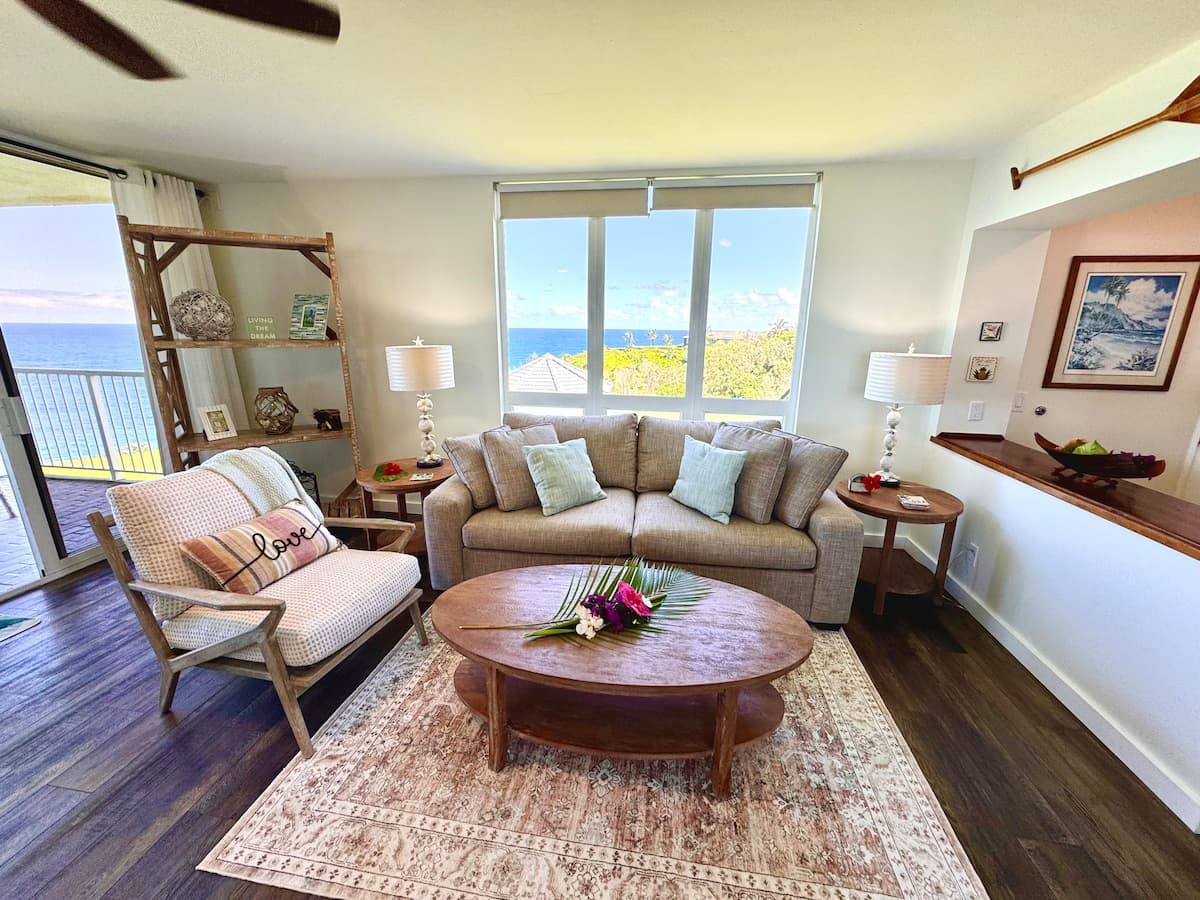 Condo in Princeville · ★4.9 · 1 bedroom · 2 beds · 2 baths - Photo 4