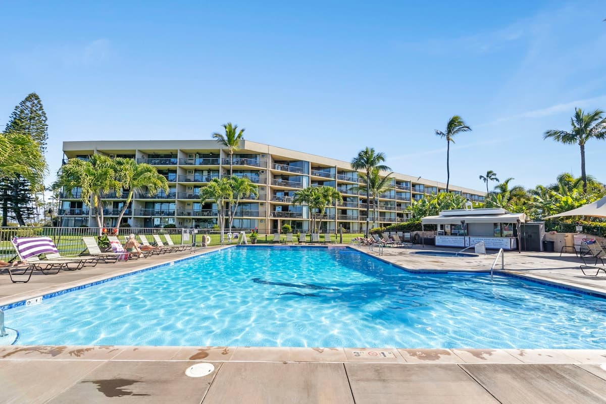 Condo in Kihei · ★4.79 · 1 bedroom · 1 bed · 2 private baths - Photo 4