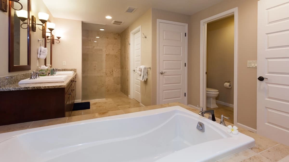 Home in Waimea · ★4.83 · 4 bedrooms · 9 beds · 3.5 baths - Photo 2