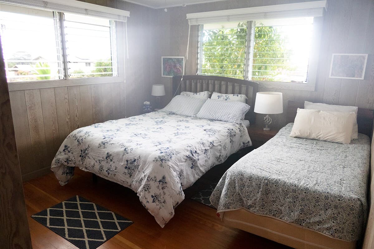 Home in Hilo · ★4.77 · 3 bedrooms · 4 beds · 2.5 private baths - Photo 2