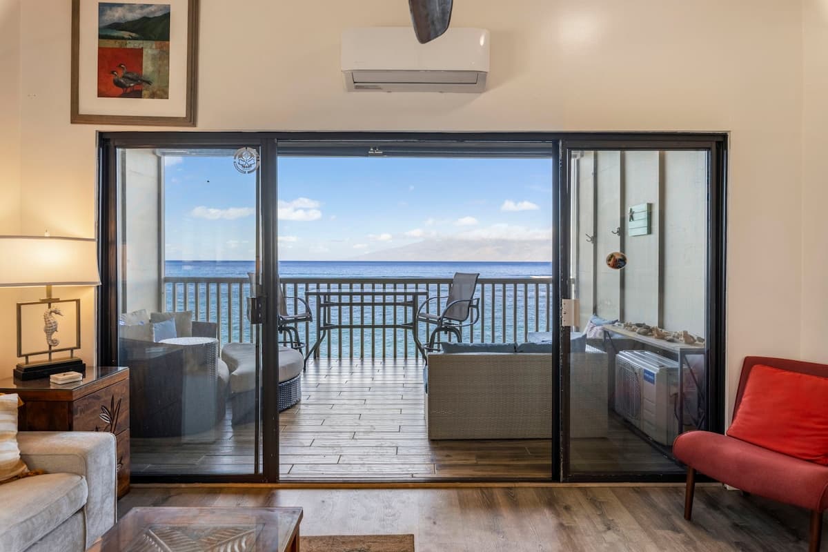 Condo in Lahaina · ★4.97 · 1 bedroom · 1 bed · 1 bath - Photo 4