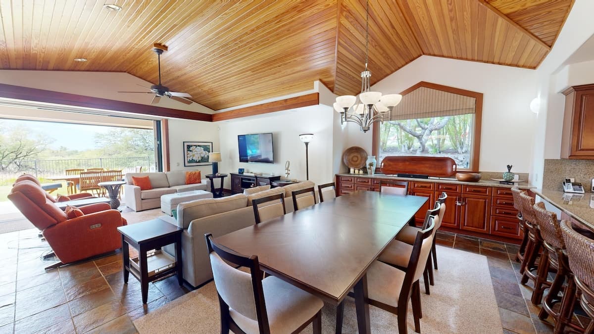 Home in Waimea · ★4.8 · 4 bedrooms · 8 beds · 3.5 baths - Photo 4