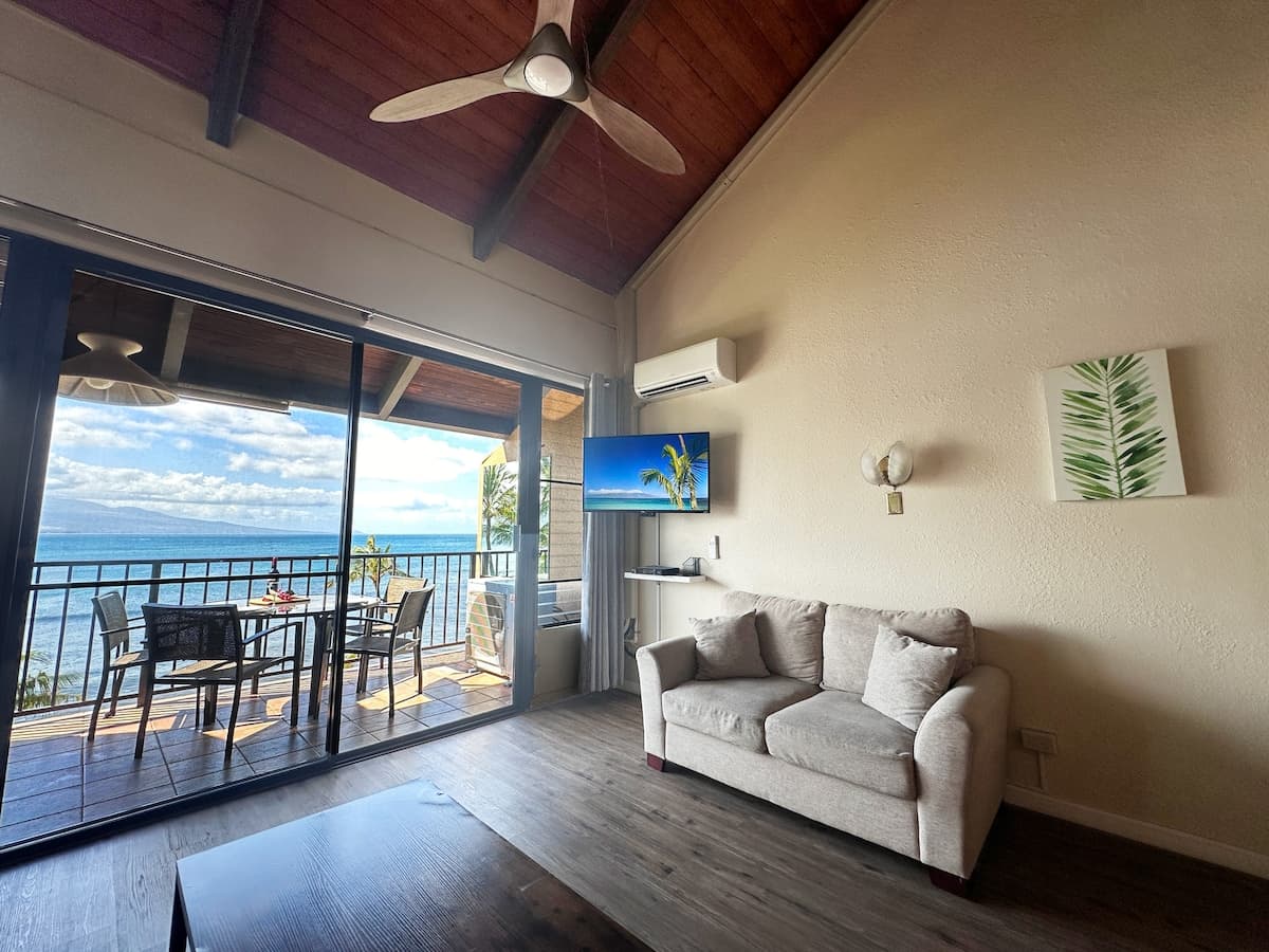 Condo in Wailuku · ★4.72 · 2 bedrooms · 2 beds · 2 baths - Photo 3