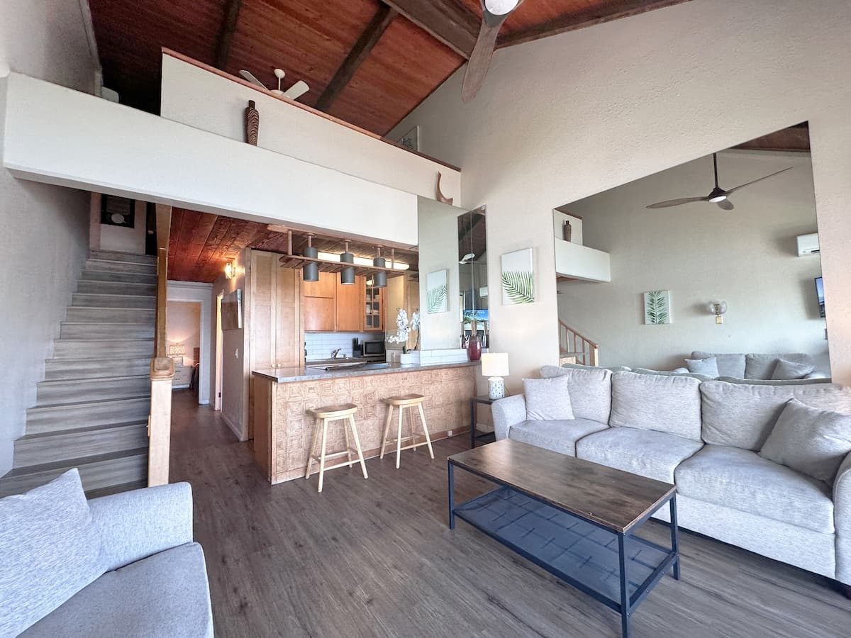 Condo in Wailuku · ★4.72 · 2 bedrooms · 2 beds · 2 baths - Photo 4