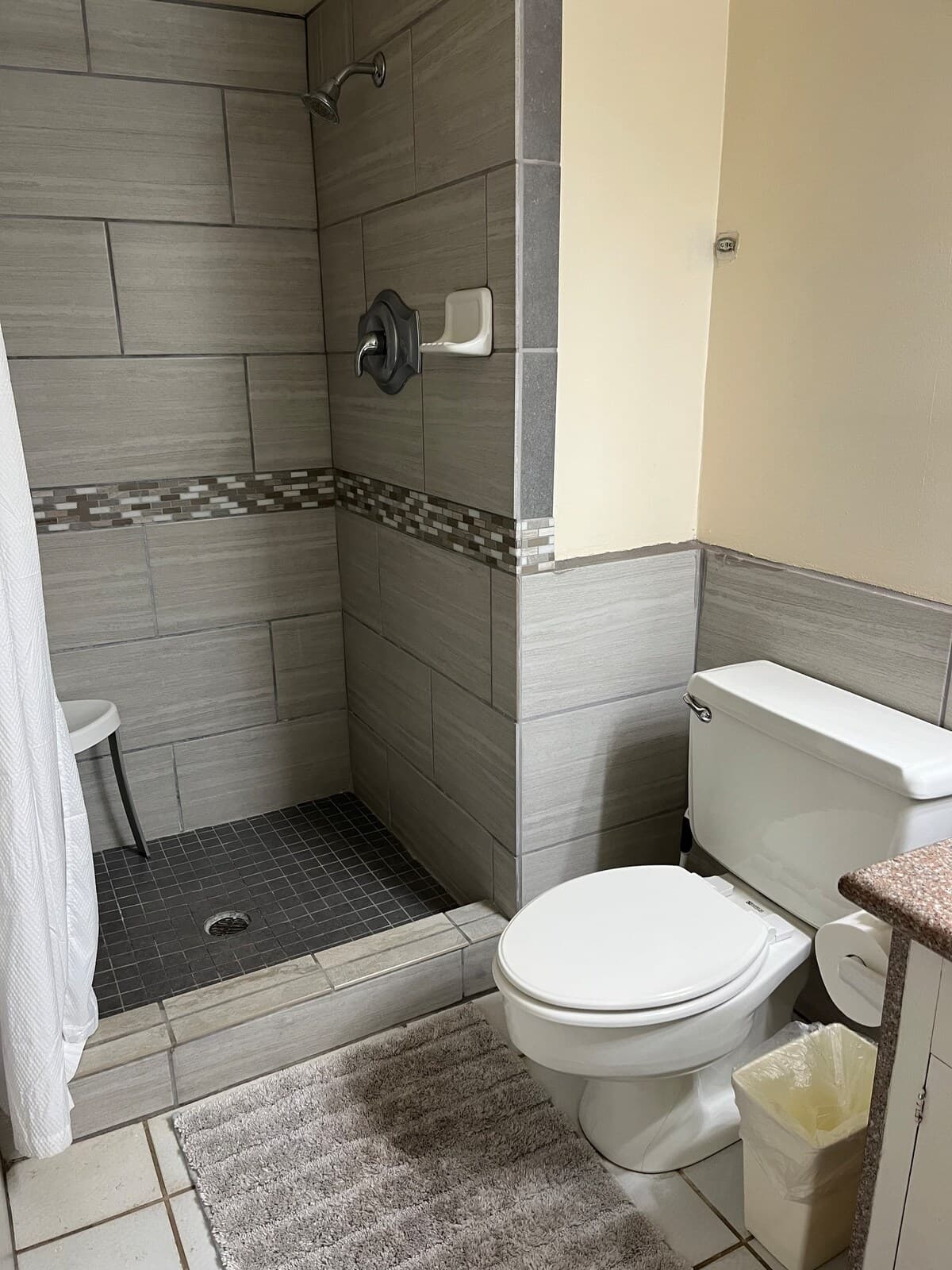 Home in Kihei · ★4.88 · 2 bedrooms · 3 beds · 2 shared baths - Photo 5