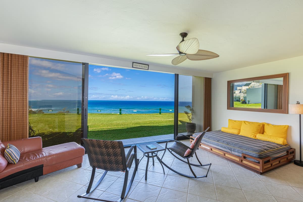 Condo in Princeville · ★4.96 · 2 bedrooms · 4 beds · 2 baths - Photo 2