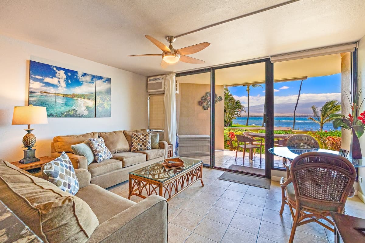 Condo in Wailuku · ★4.71 · 1 bedroom · 3 beds · 1 bath - Photo 4
