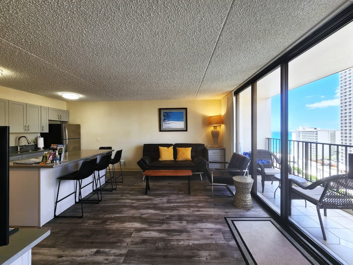 Condo in Honolulu · ★4.99 · 1 bedroom · 3 beds · 1 private bath - Photo 1