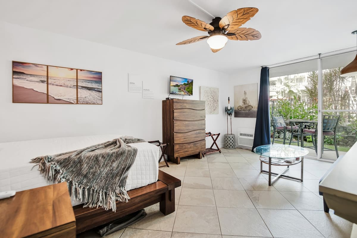 Condo in Kailua-Kona · ★4.79 · 1 bedroom · 2 beds · 1 bath - Photo 4