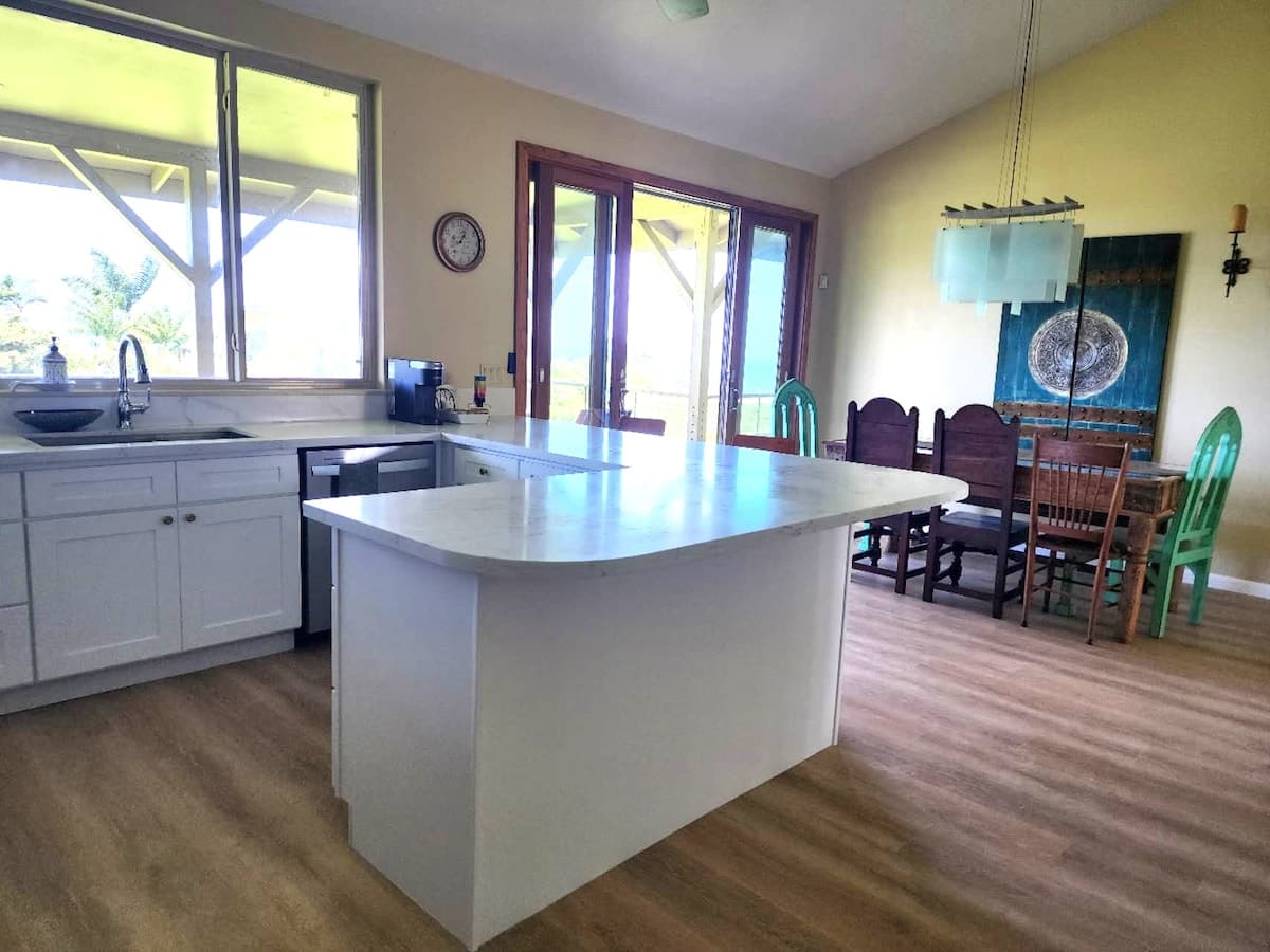 Home in Pepeekeo · ★4.88 · 3 bedrooms · 4 beds · 2 baths - Photo 4