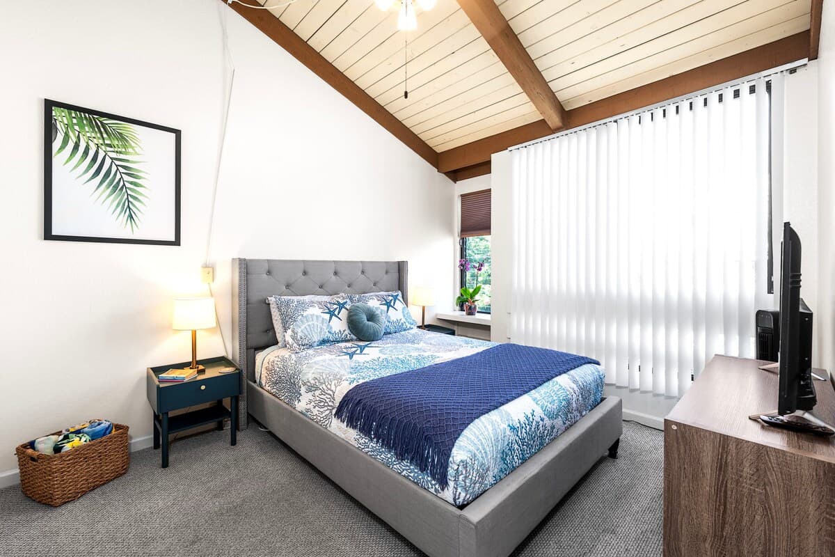 Condo in Kailua-Kona · ★4.96 · 3 bedrooms · 4 beds · 3 private baths - Photo 1