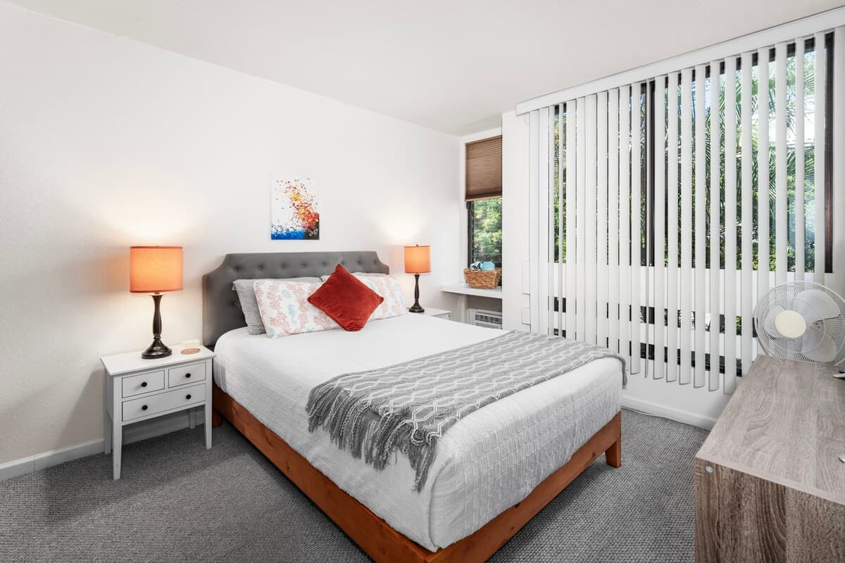 Condo in Kailua-Kona · ★4.96 · 3 bedrooms · 4 beds · 3 private baths - Photo 3