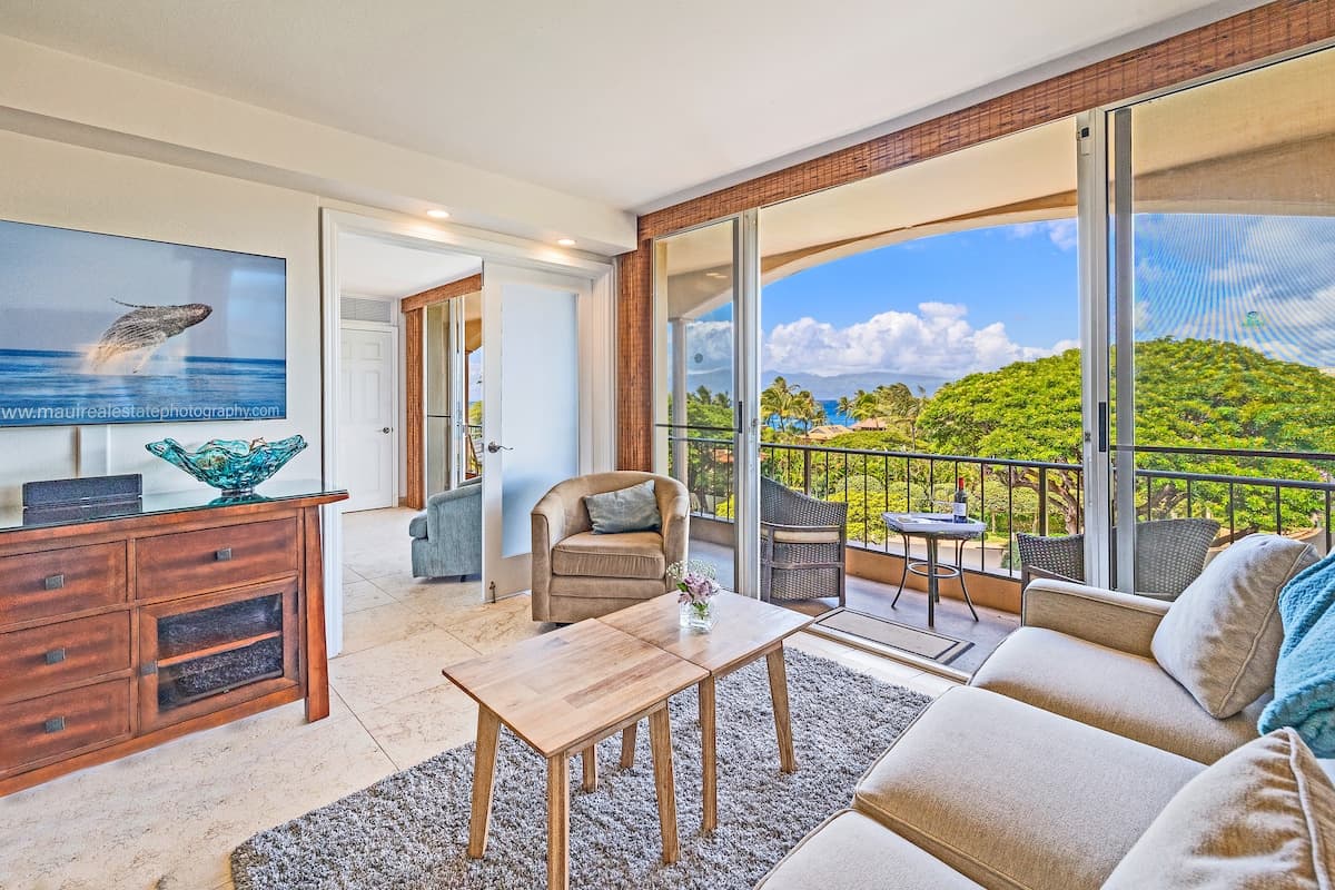 Condo in Lahaina · ★4.88 · 1 bedroom · 2 beds · 1 bath - Photo 3