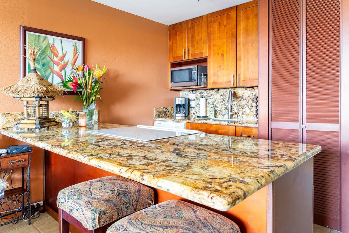 Condo in Kihei · ★4.98 · 1 bedroom · 1 bed · 1 private bath - Photo 2