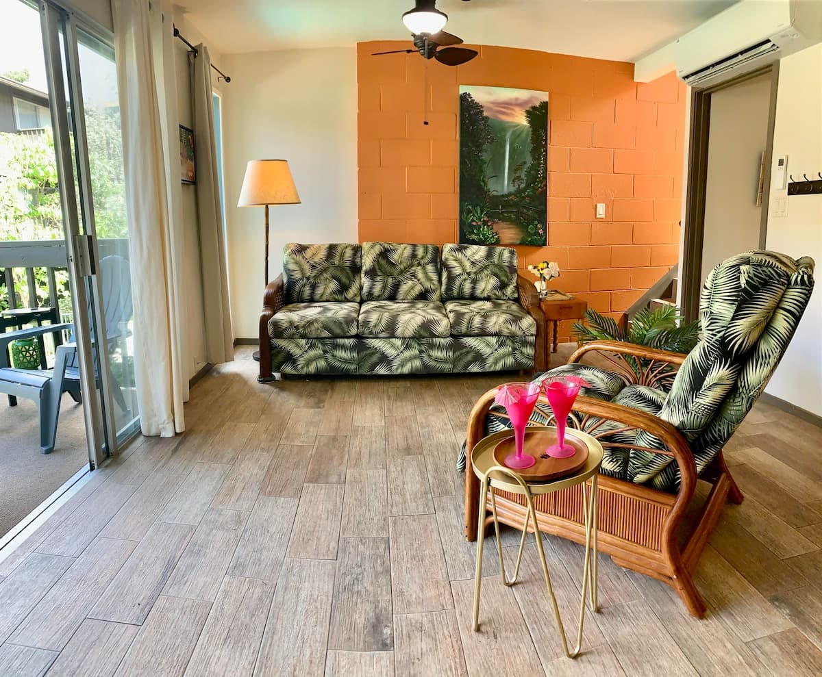 Condo in Kailua-Kona · ★4.89 · 1 bedroom · 2 beds · 1.5 private baths - Photo 1