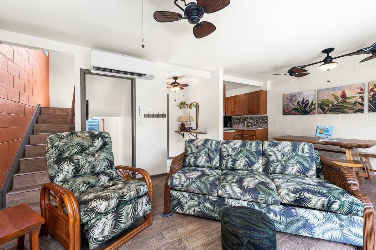 Condo in Kailua-Kona · ★4.89 · 1 bedroom · 2 beds · 1.5 private baths - Photo 4