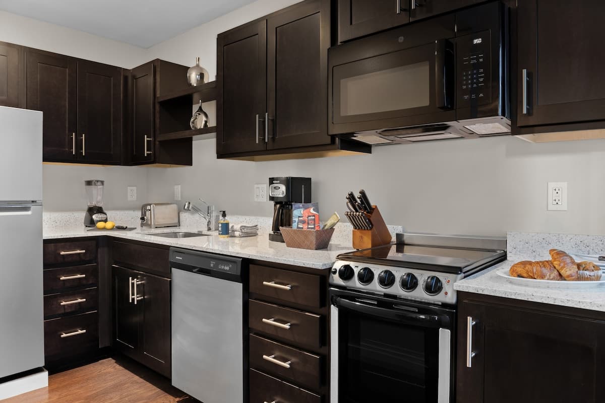 Fisherman's Wharf Suite w/ Kitchen & Beach Access - Photo 2