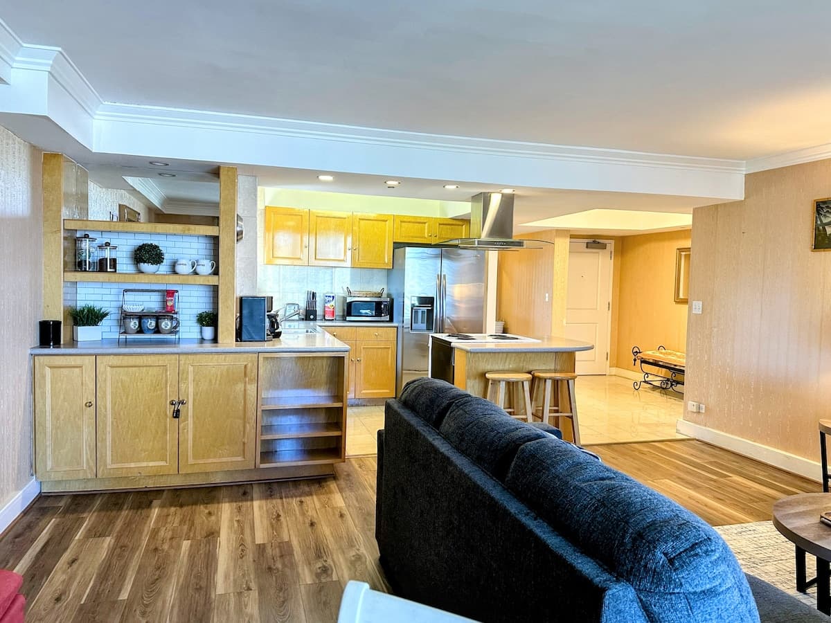 Partial Ocean Views - Cozy, Great for Families! - Photo 4