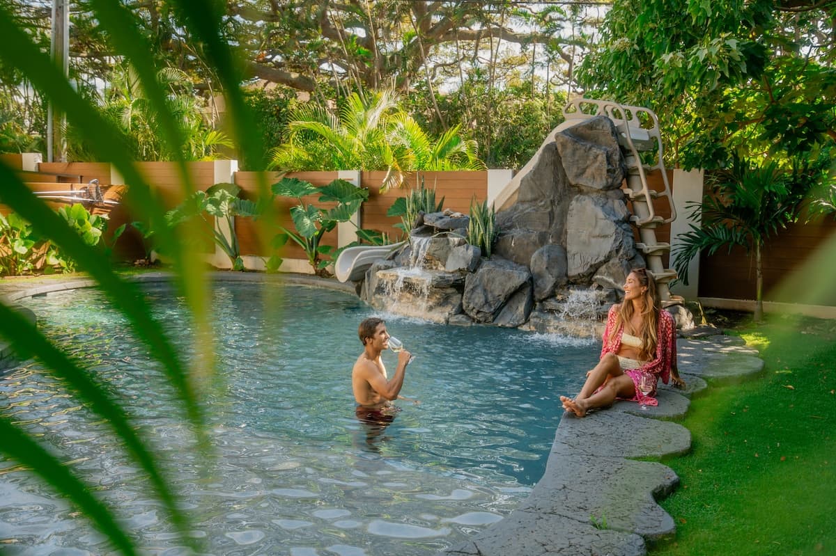 Home in Lahaina · ★5.0 · 7 bedrooms · 14 beds · 7 baths - Photo 3