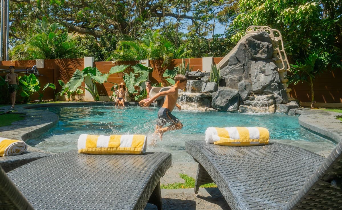 Home in Lahaina · ★5.0 · 7 bedrooms · 14 beds · 7 baths - Photo 5