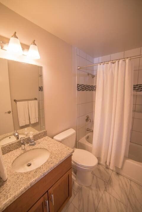 Condo in Princeville · ★4.9 · 2 bedrooms · 2 beds · 2 private baths - Photo 3