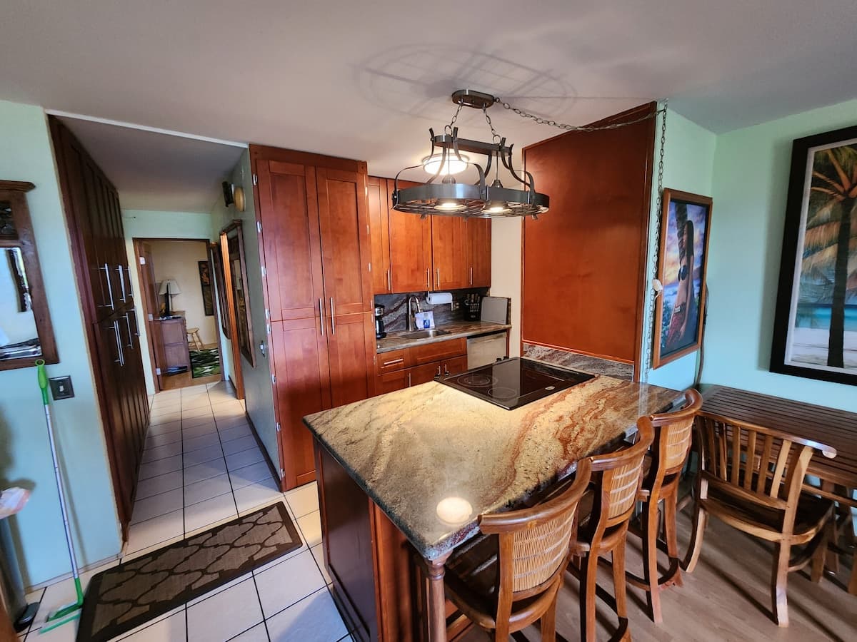 Condo in Kihei · ★4.84 · 1 bedroom · 2 beds · 1 bath - Photo 5