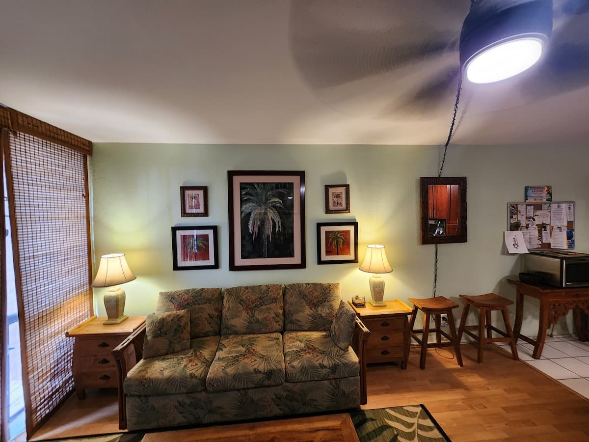 Condo in Kihei · ★4.84 · 1 bedroom · 2 beds · 1 bath - Photo 2