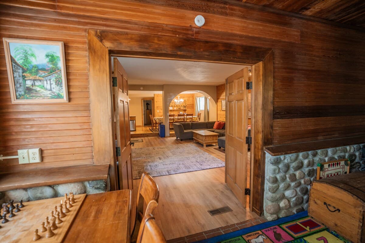 Alpine Retreat Near Beach, EV Charger, Fenced Yard - Photo 5