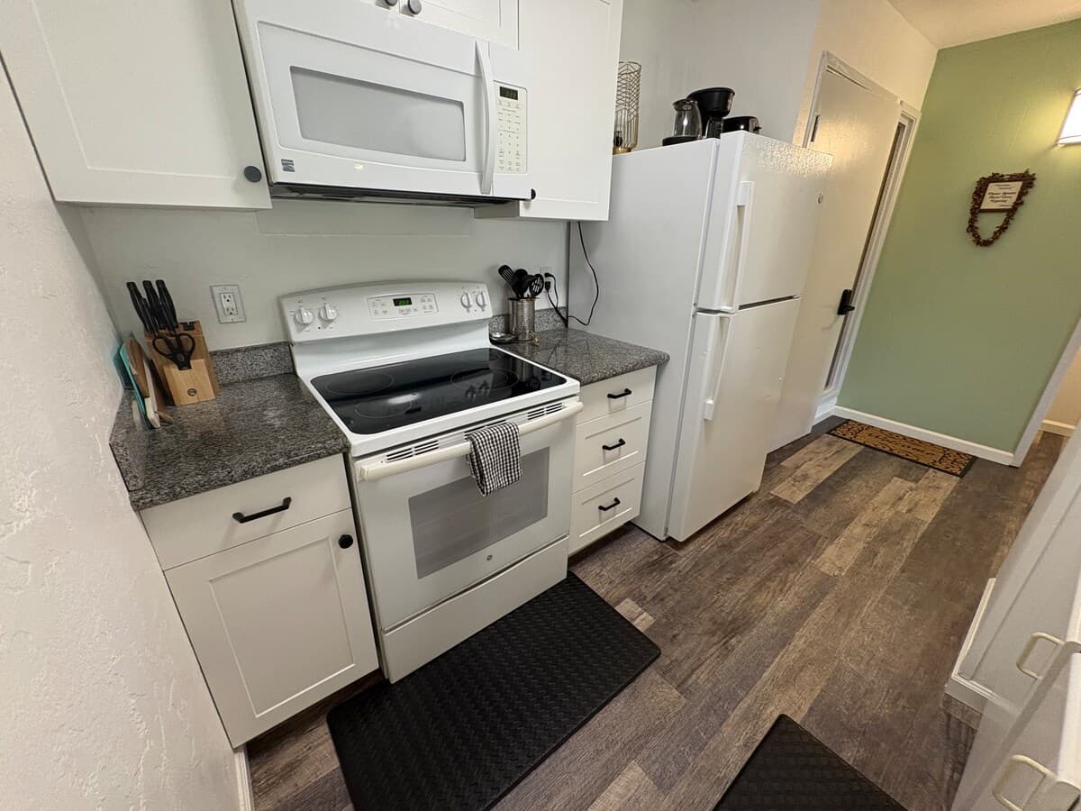 Condo in Kapaa · ★4.86 · 1 bedroom · 2 beds · 1 private bath - Photo 5