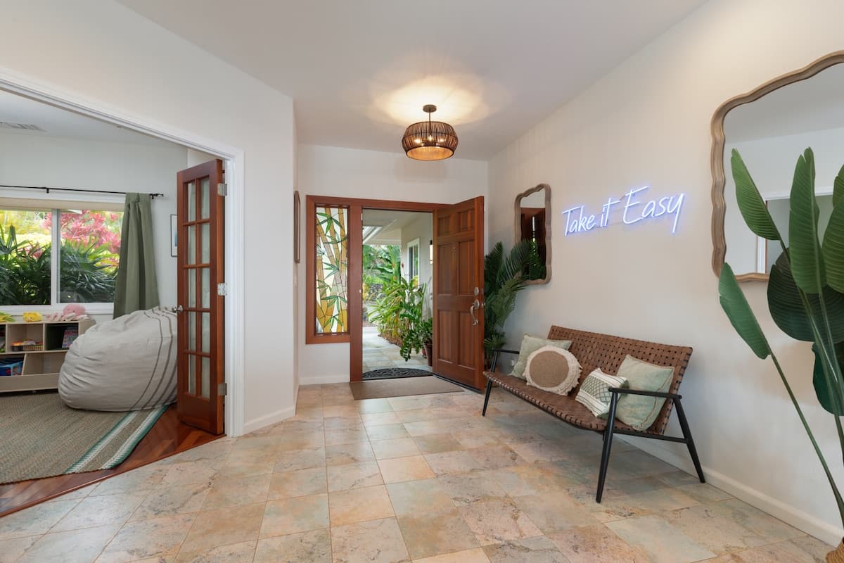Home in Kailua-Kona · ★4.96 · 4 bedrooms · 6 beds · 2.5 baths - Photo 4
