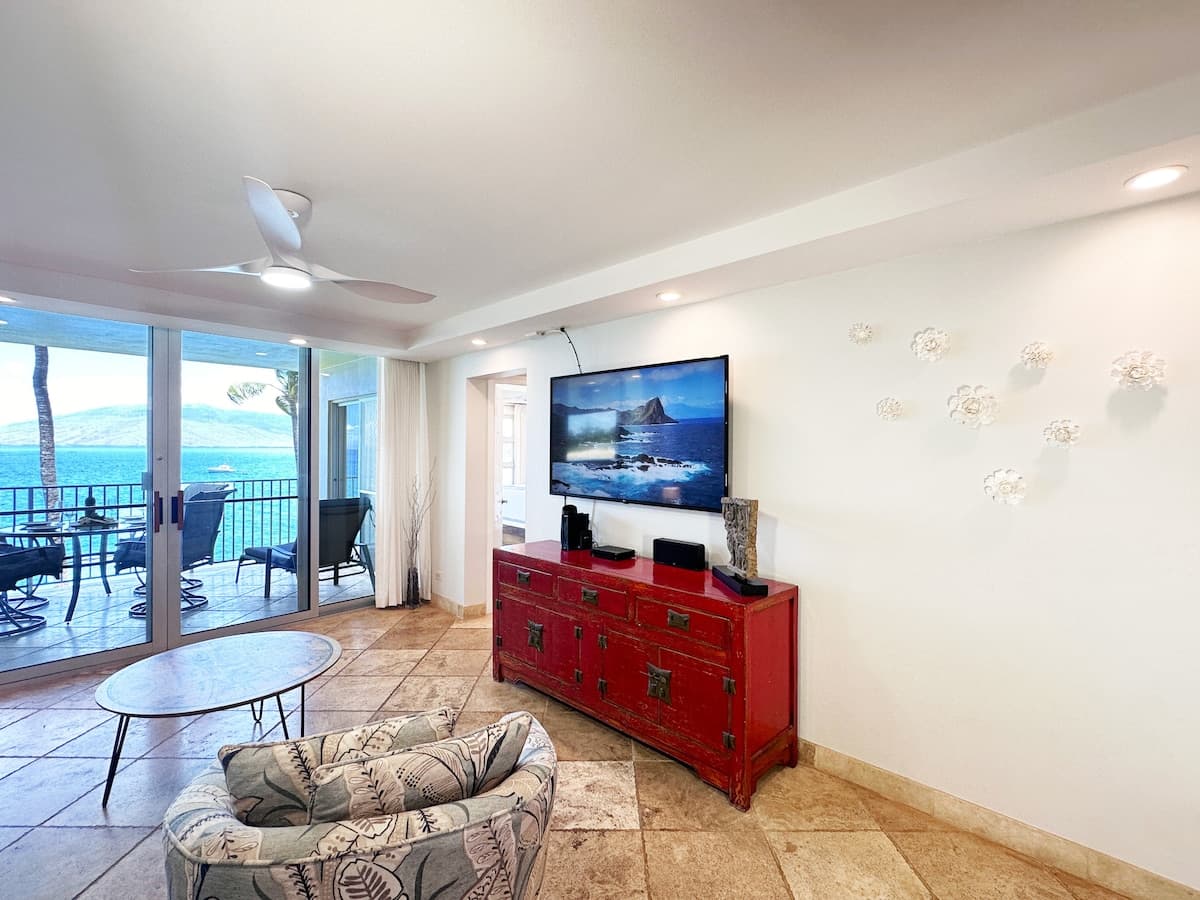 Condo in Kihei · ★4.97 · 1 bedroom · 2 beds · 1 bath - Photo 4
