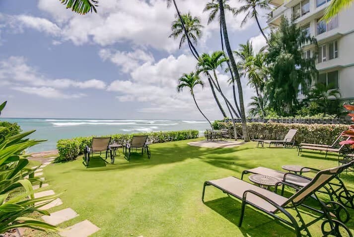 Condo in Honolulu · ★4.82 · 1 bedroom · 1 bed · 1 private bath - Photo 3