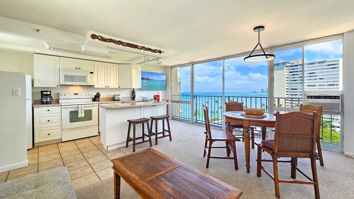 Condo in Honolulu · ★4.67 · 1 bedroom · 2 beds · 1 private bath - Photo 3