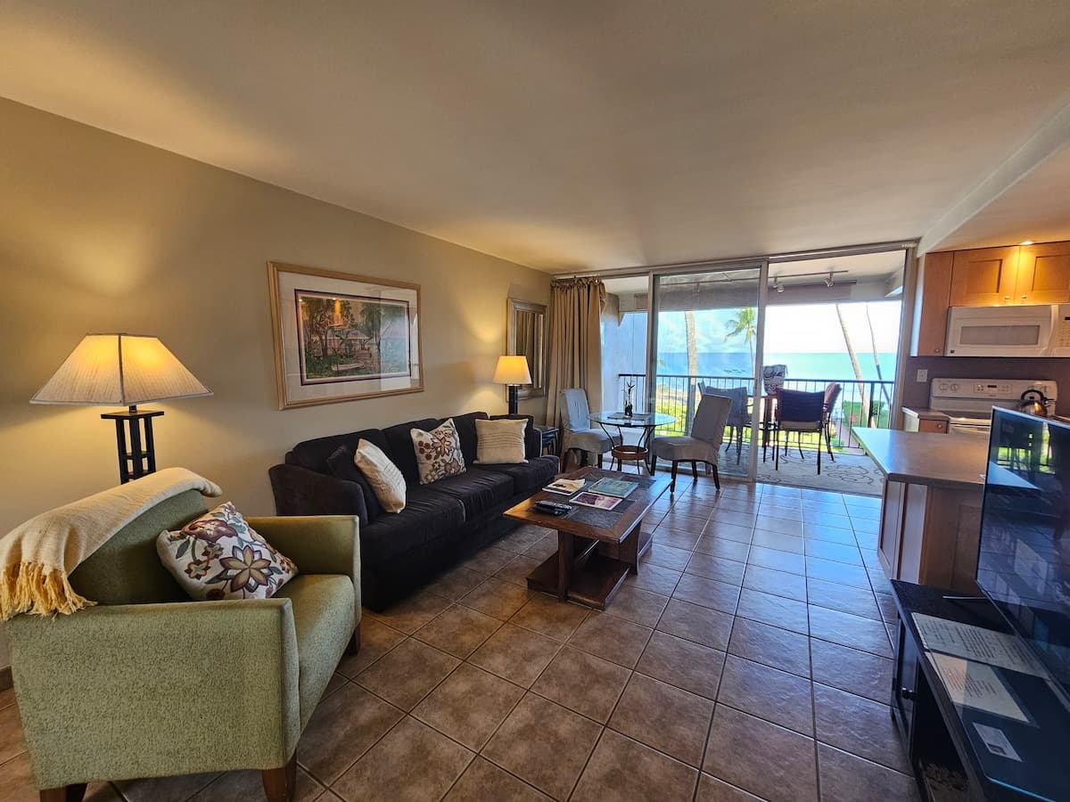 Condo in Lahaina · ★4.78 · 1 bedroom · 1 bed · 1 bath - Photo 4